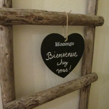 La Croisee Des Champs, Entre Durbuy Et La Roche En Ardenne *