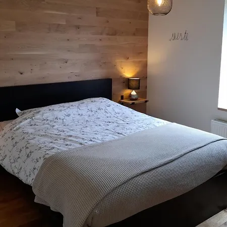 La Croisee Des Champs, Entre Durbuy Et La Roche En Ardenne *