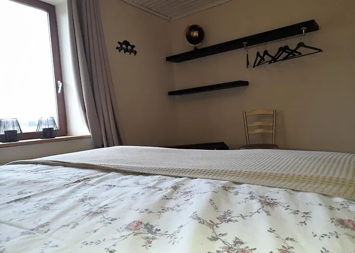 La Croisee Des Champs, Entre Durbuy Et La Roche En Ardenne *