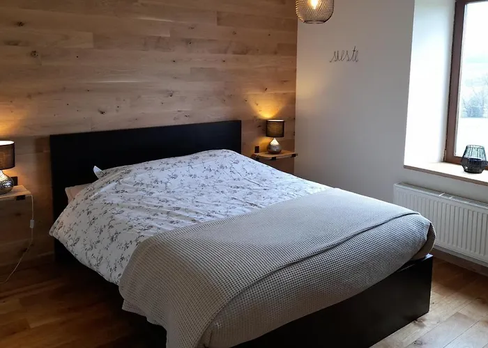 La Croisee Des Champs, Entre Durbuy Et La Roche En Ardenne *